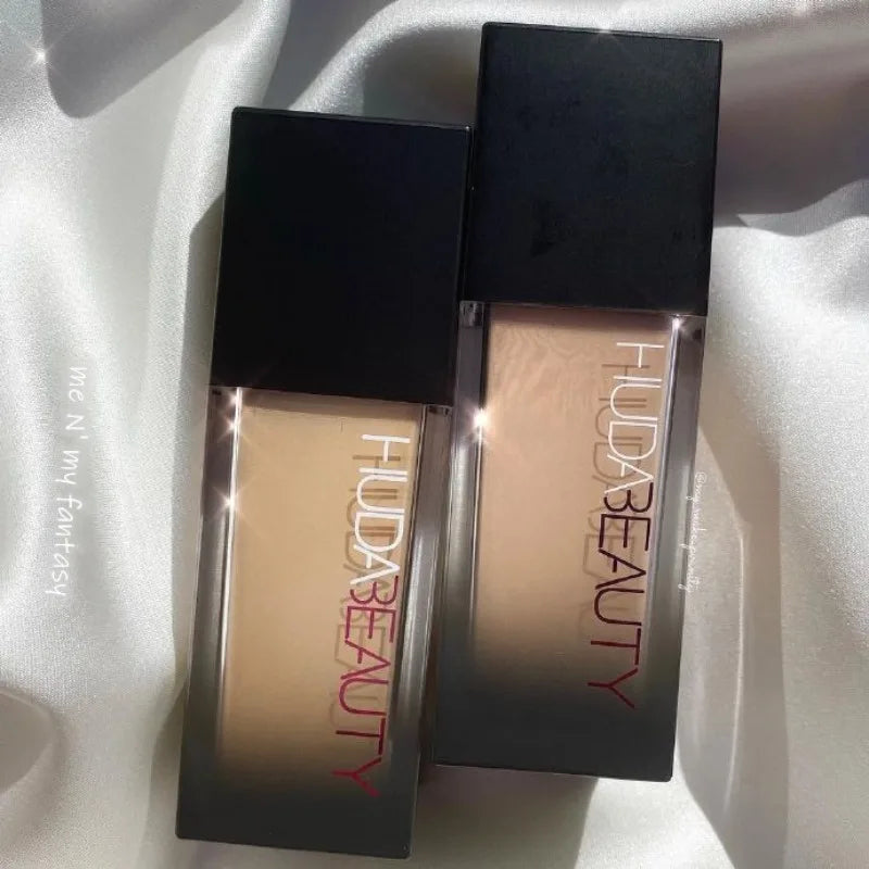 Huda Beauty Fond de Teint Liquide