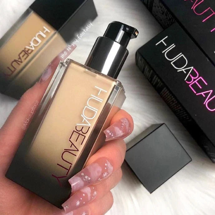 Huda Beauty Fond de Teint Liquide